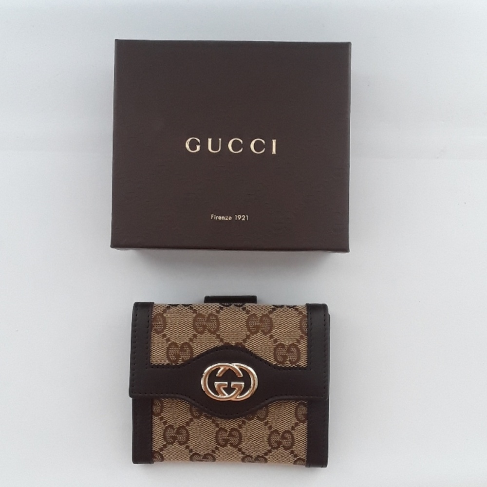New in box 100% Authentic GUCCI wallet 322326